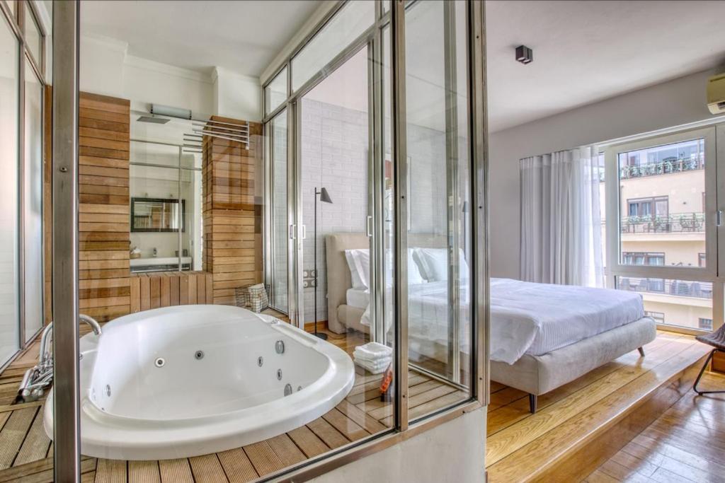 Sunny Luxury Loft,Stunning Acropolis View, Jacuzzi Lägenhet Aten Exteriör bild